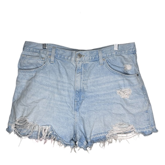 Levi's high waisted mom shorts Distressed size 34 - Picture 1 of 3